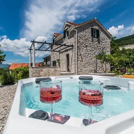 Tatil Evi Le Adria - Private Hot Tub - Parking